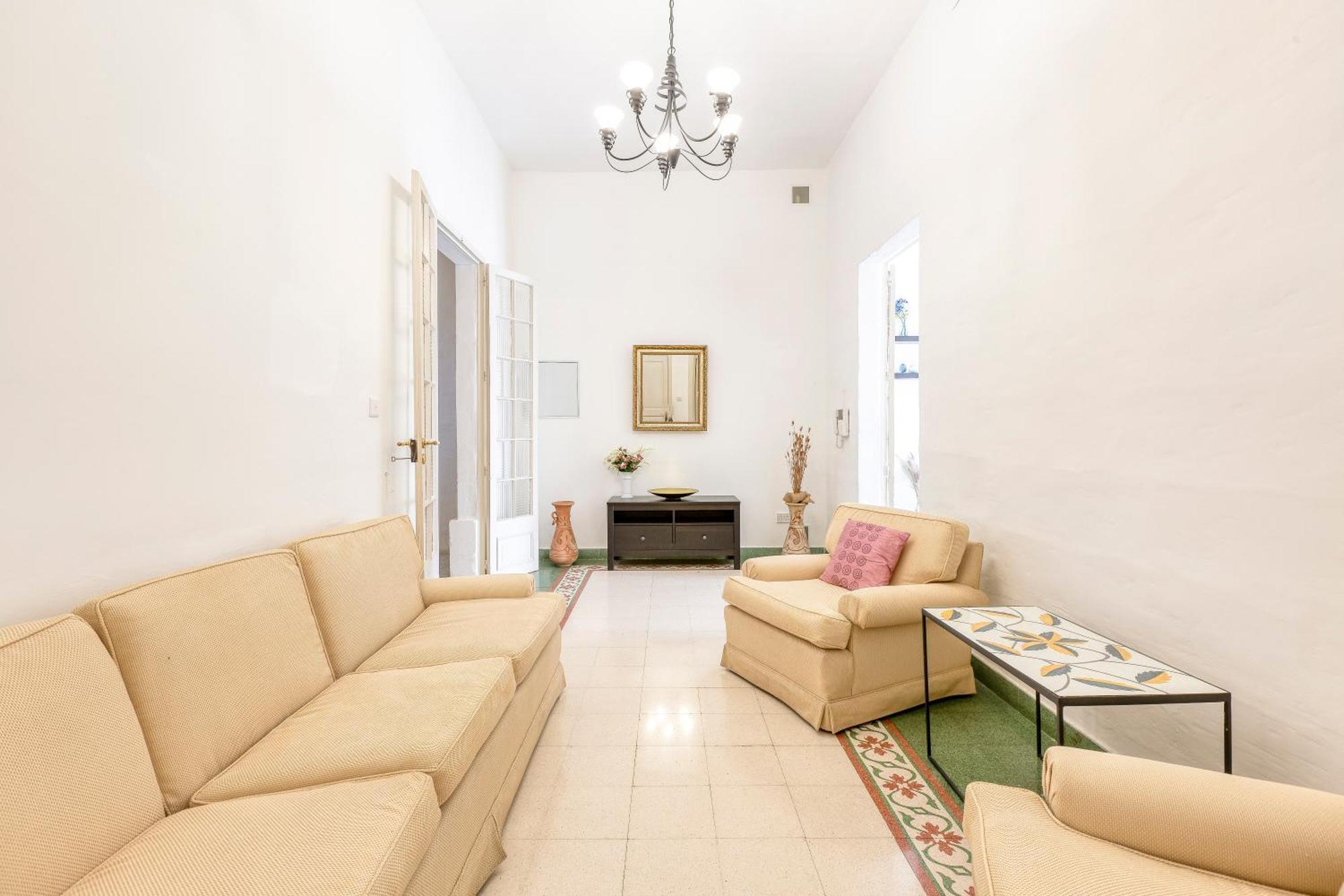 Nyaraló Enormous Luxury 3-storey Townhouse, Rooftop Egas1-1 *