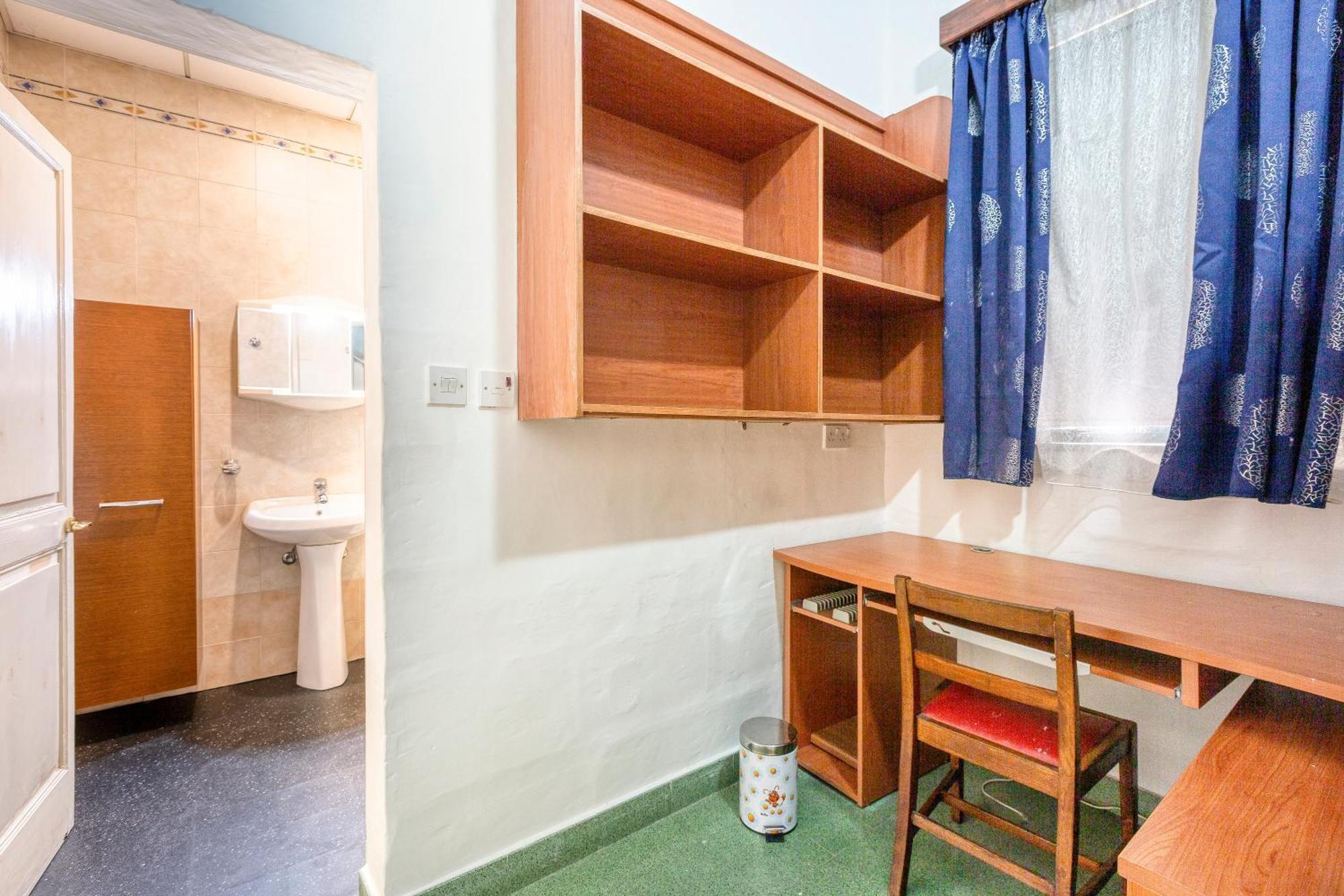 Enormous Luxury 3-storey Townhouse, Rooftop Egas1-1 Holiday home Il-Furjana